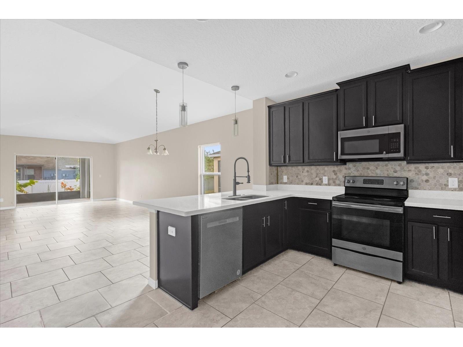 2751 Wadeview Loop Saint Cloud FL 34769 S5141276 image4