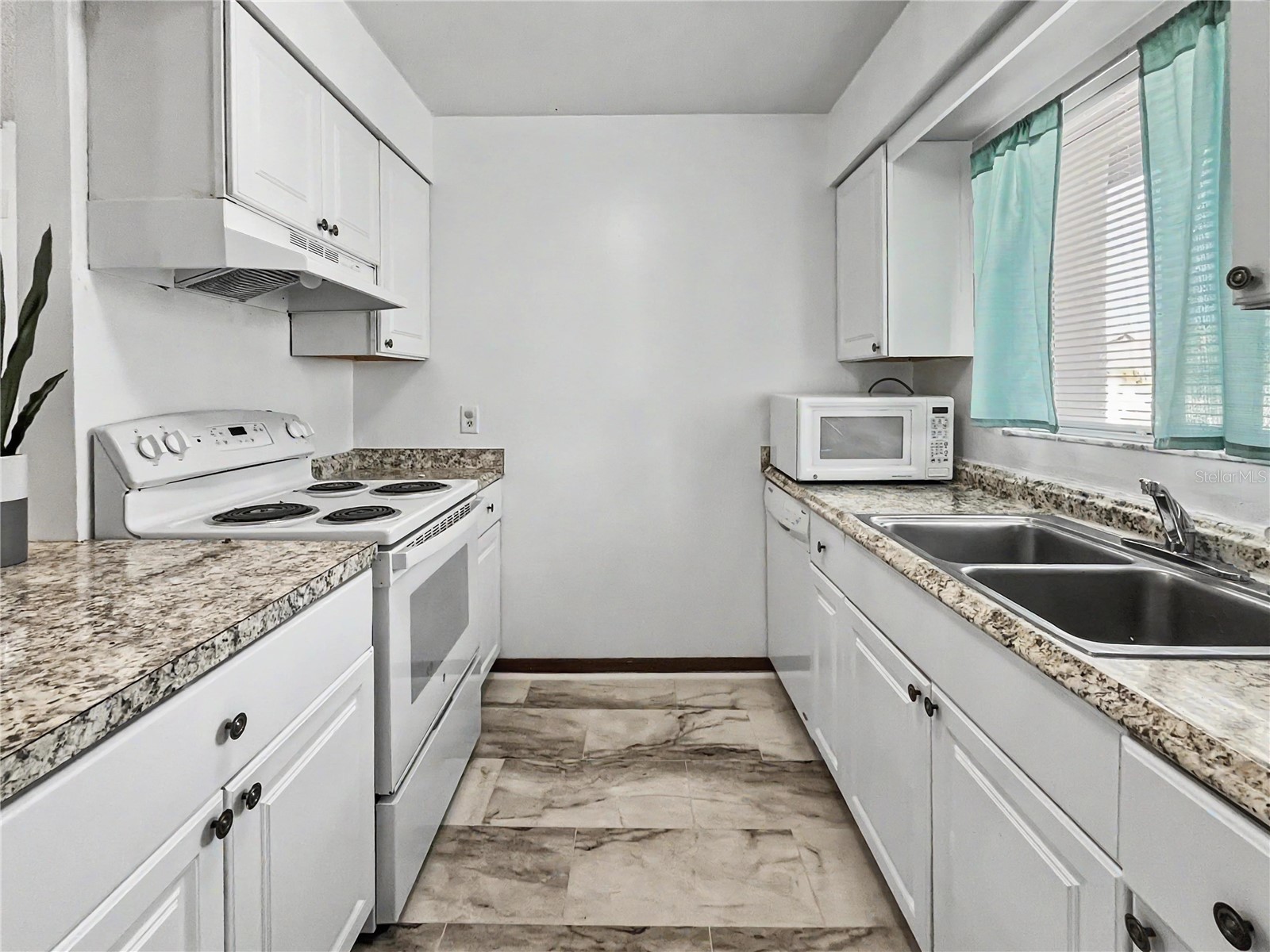 2752 Hidden Lake Boulevard #2752 Sarasota FL 34237 A4691793 image7