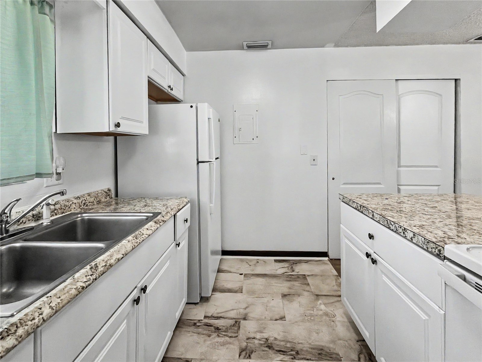 2752 Hidden Lake Boulevard #2752 Sarasota FL 34237 A4691793 image8