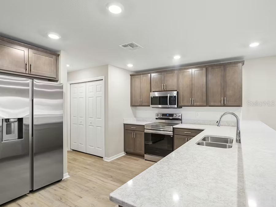 2752 Idyll Lakes Circle Plant City FL 33566 L4958171 image5