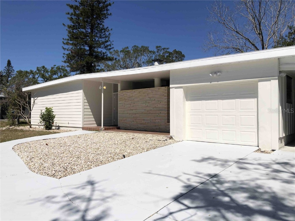 2753 Valencia Drive Sarasota FL 34239 A4564837 image1