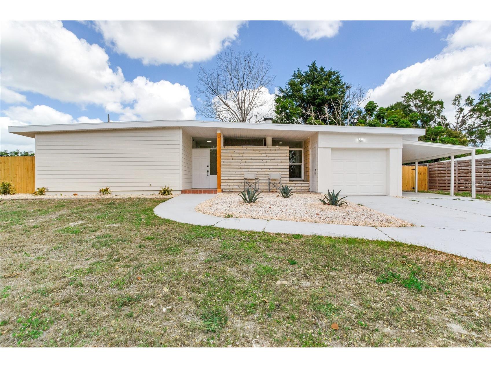 2753 Valencia Drive Sarasota FL 34239 TB8493972 image1