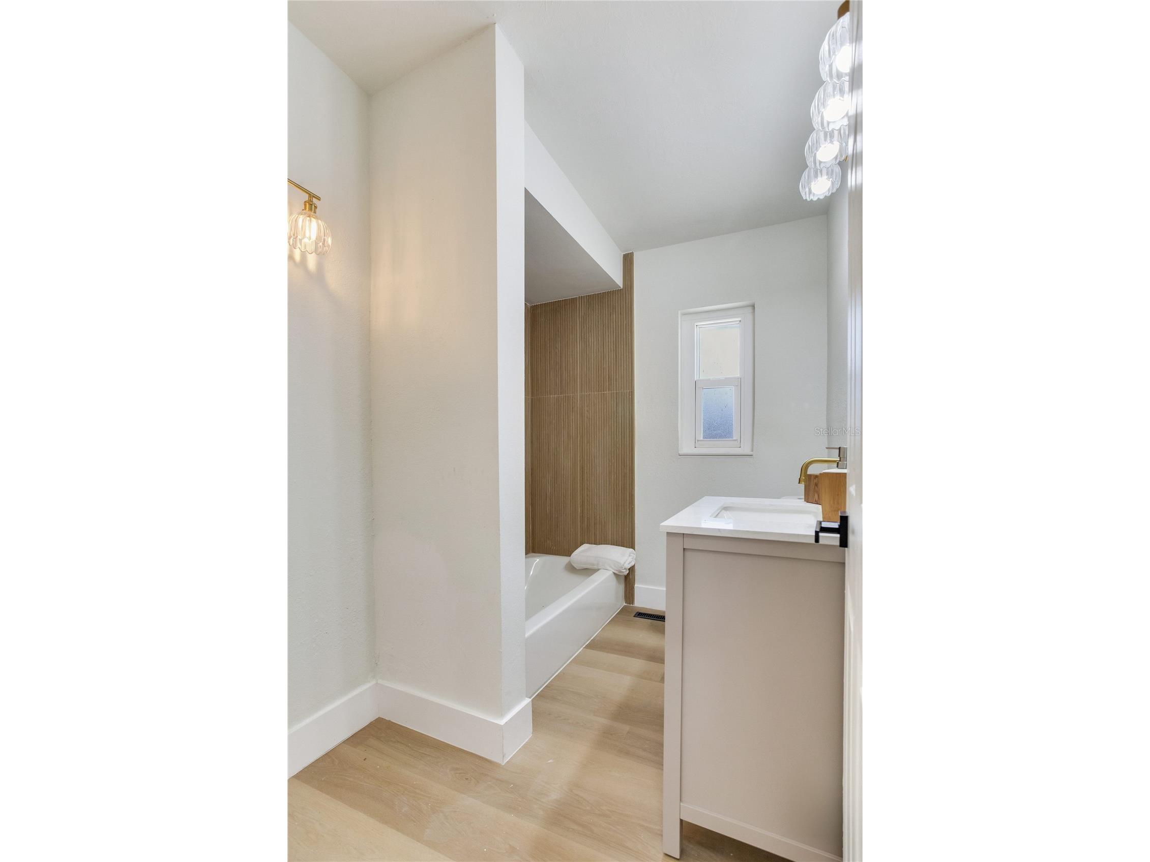 2753 Valencia Drive Sarasota FL 34239 TB8493972 image35