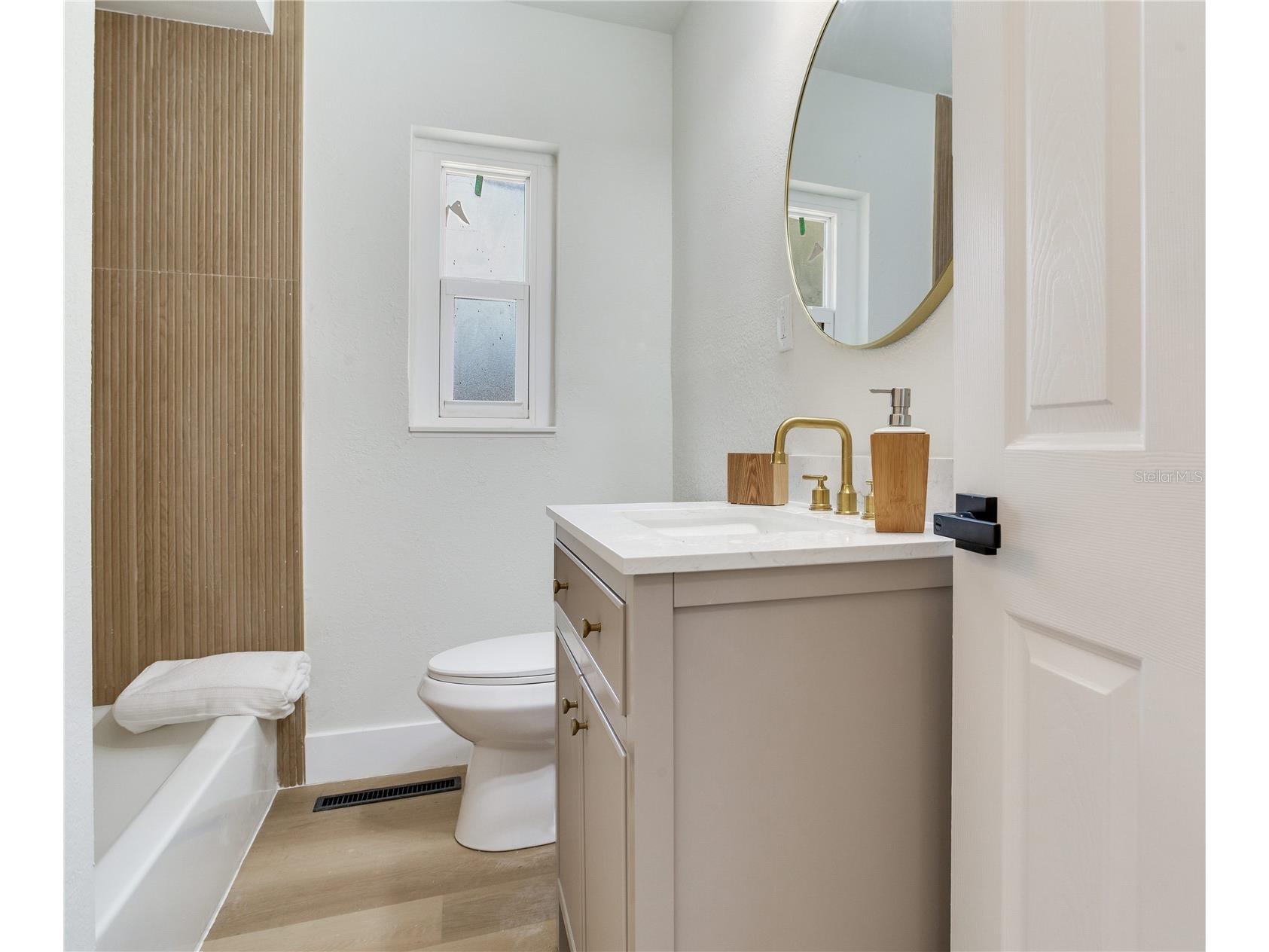 2753 Valencia Drive Sarasota FL 34239 TB8493972 image36