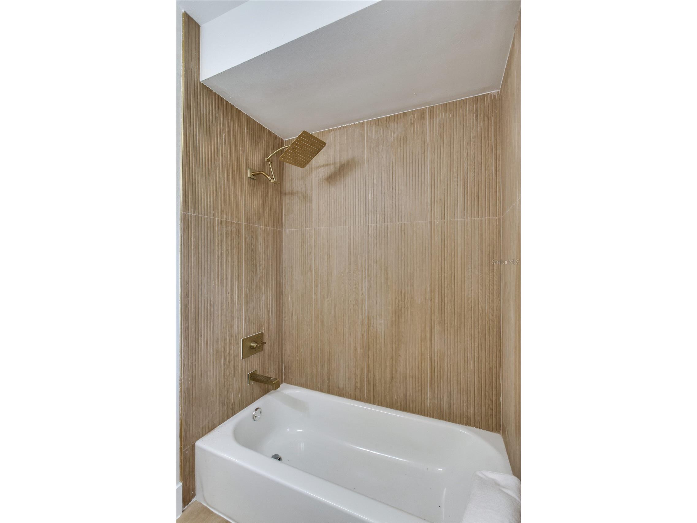 2753 Valencia Drive Sarasota FL 34239 TB8493972 image37