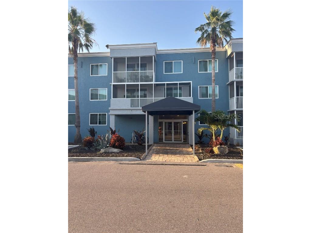 2755 Coconut Bay Lane #1313 (3M) Sarasota FL 34237 A4648318 image1