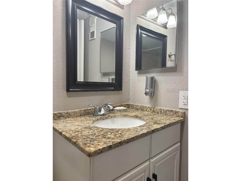 2755 Coconut Bay Lane #1313 (3M) Sarasota FL 34237 A4648318 image19