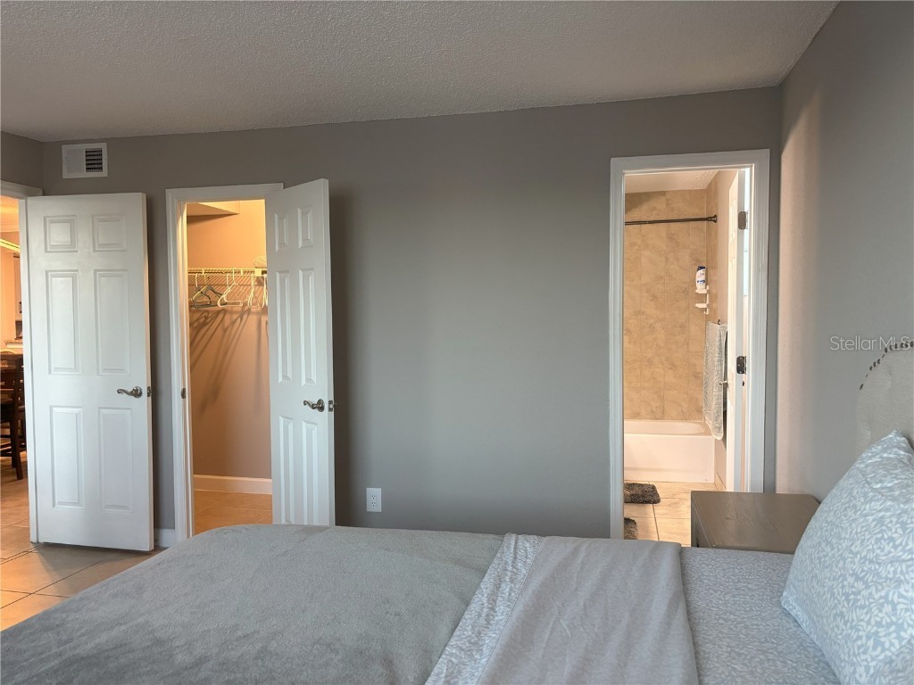 2755 Coconut Bay Lane #1313 (3M) Sarasota FL 34237 A4648318 image5