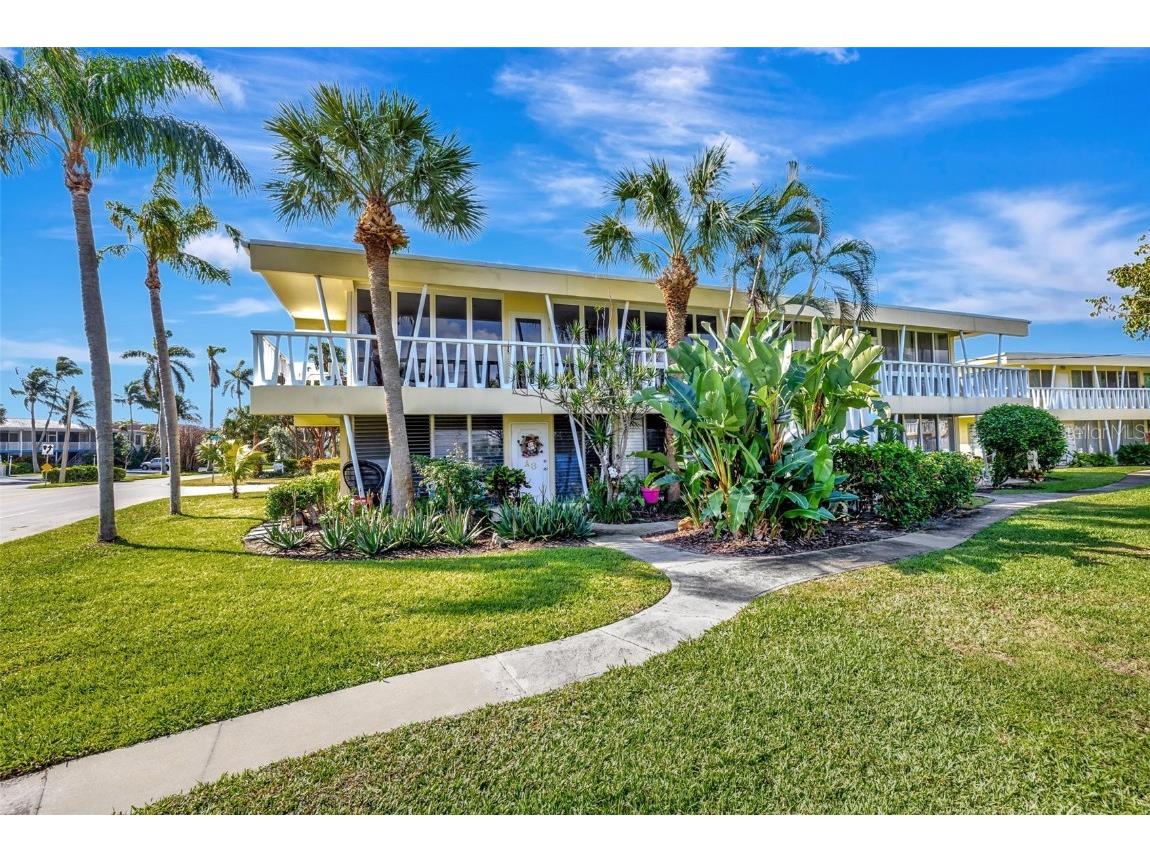 2755 NE 28th Avenue #A3 Lighthouse Point FL 33064 W7874779 image1
