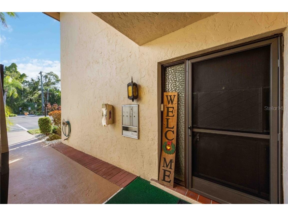 2756 Clubhouse Drive #101 Sarasota FL 34232 A4675728 image2