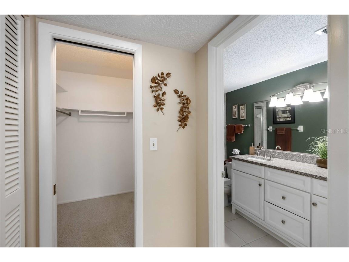 2756 Clubhouse Drive #101 Sarasota FL 34232 A4675728 image26