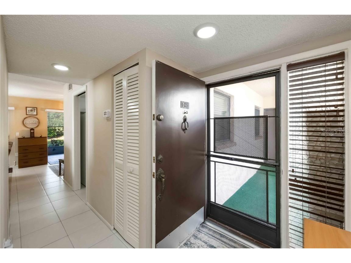 2756 Clubhouse Drive #101 Sarasota FL 34232 A4675728 image3