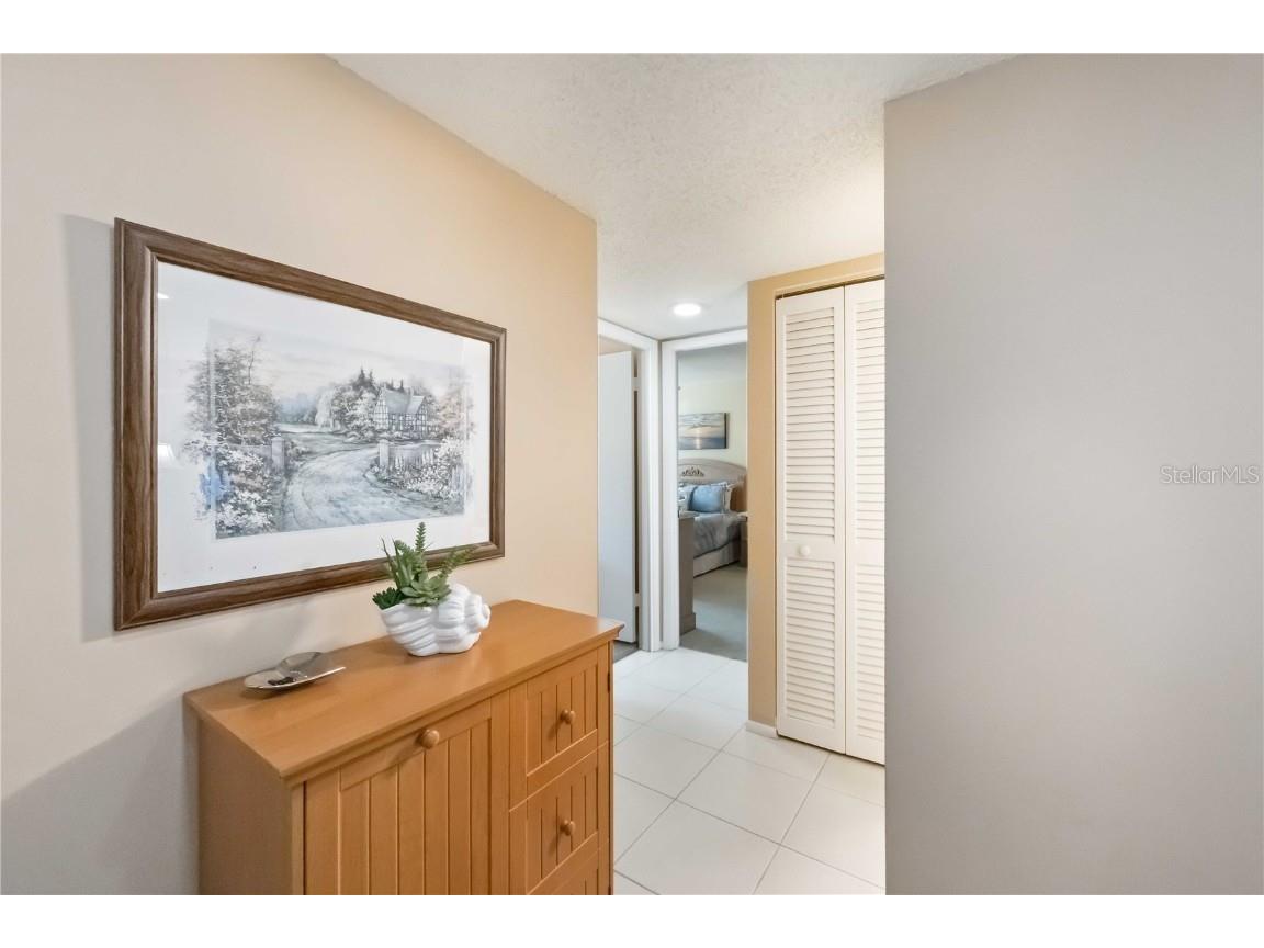 2756 Clubhouse Drive #101 Sarasota FL 34232 A4675728 image4