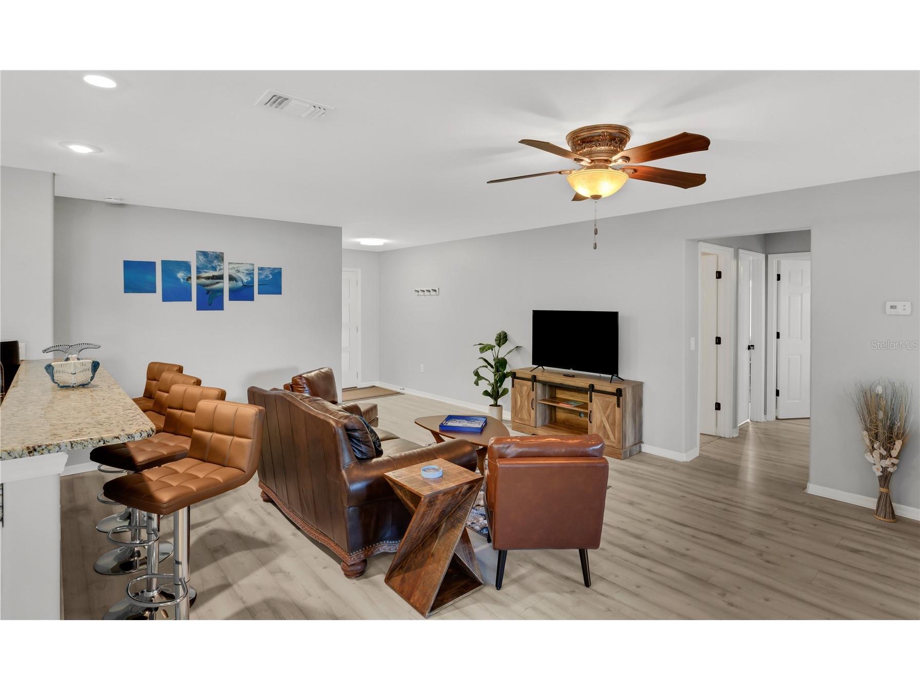 2757 Feiffer Circle Sarasota FL 34235 A4691052 image12