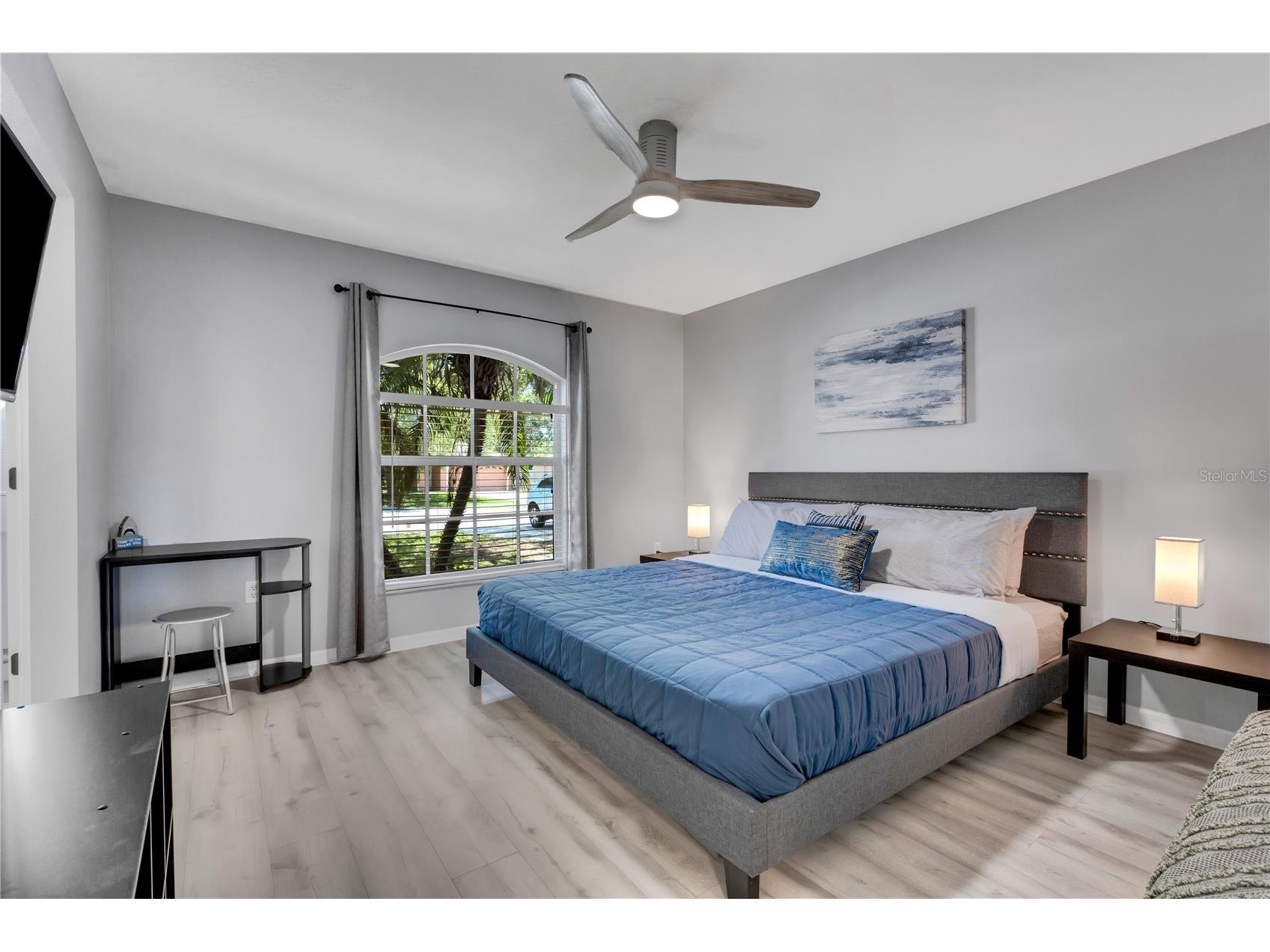 2757 Feiffer Circle Sarasota FL 34235 A4691052 image14