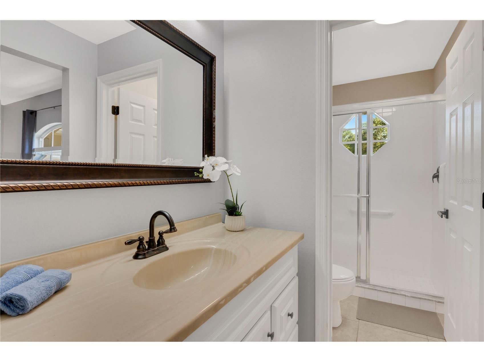 2757 Feiffer Circle Sarasota FL 34235 A4691052 image17