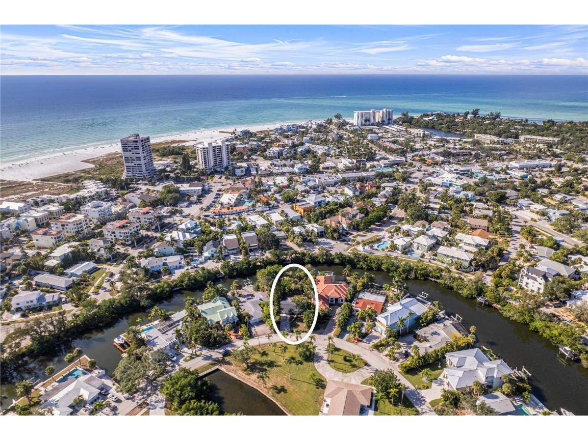 276 Island Circle Sarasota FL 34242 A4591466 image1