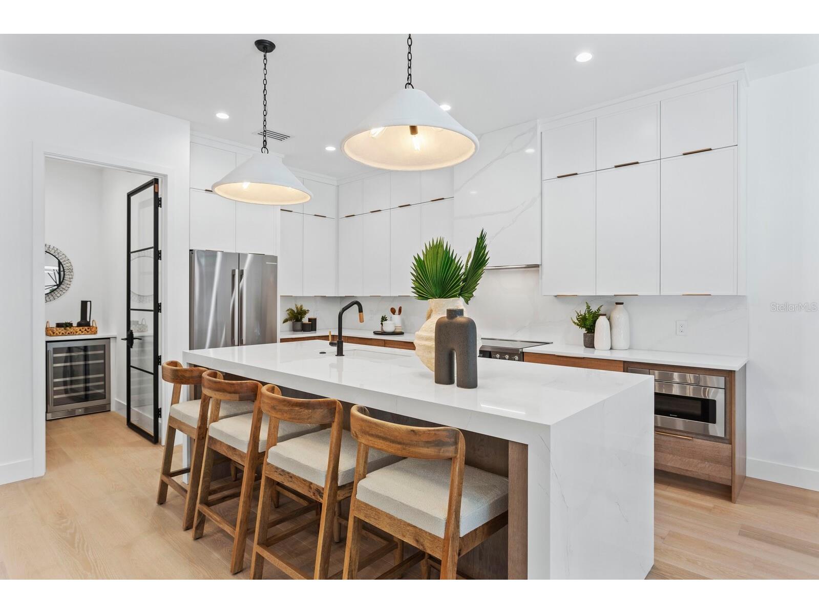 276 Island Circle Sarasota FL 34242 - GRAND CANAL A4667090 image5