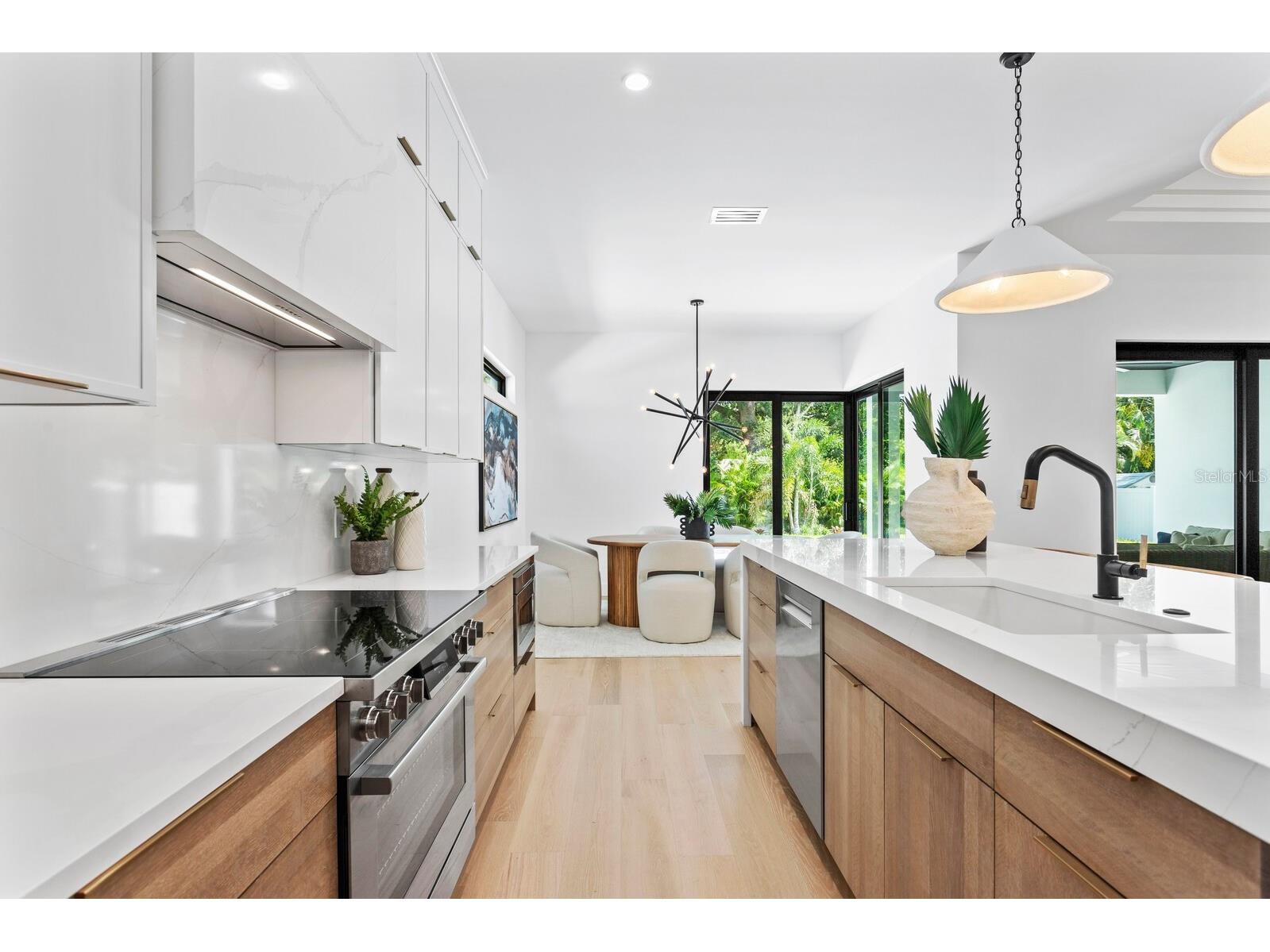 276 Island Circle Sarasota FL 34242 - GRAND CANAL A4667090 image8