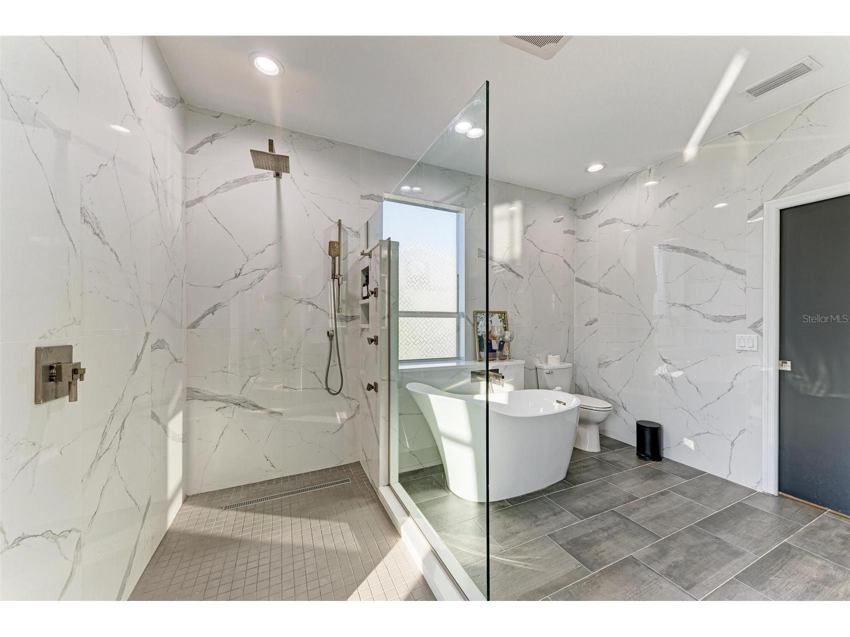 276 Lewis Circle #112 Punta Gorda FL 33950 C7527075 image32