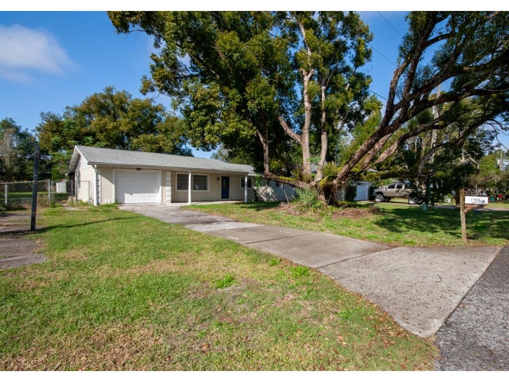 27623 Lisa Drive Tavares FL 32778 T3413964 image1