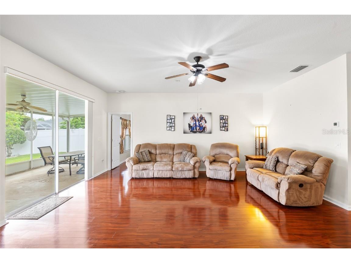 2763 Valencia Grove Drive Valrico FL 33596 L4956383 image10