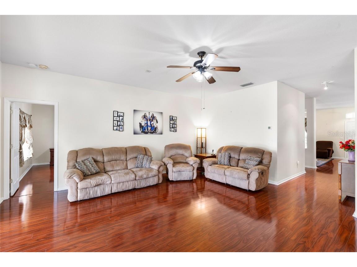 2763 Valencia Grove Drive Valrico FL 33596 L4956383 image9