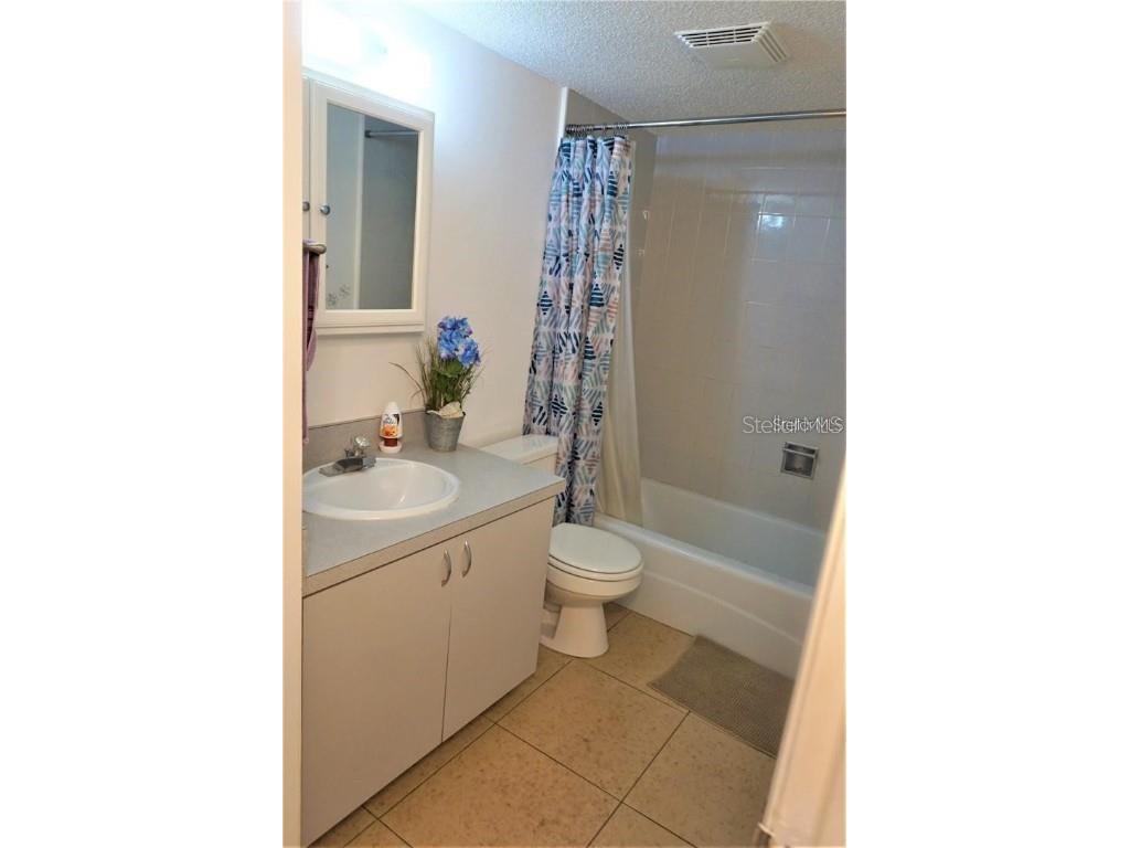 2763 Woodgate Lane #108 Sarasota FL 34231 A4668423 image11