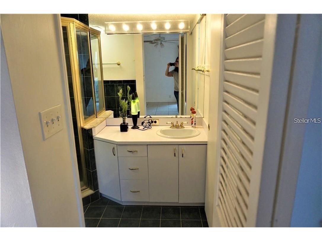 2763 Woodgate Lane #108 Sarasota FL 34231 A4668423 image7