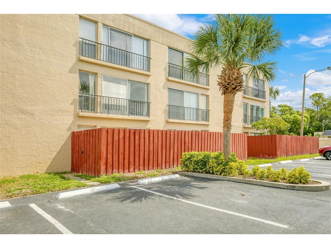 2763 Woodgate Lane #110 Sarasota FL 34231 A4568050 image1