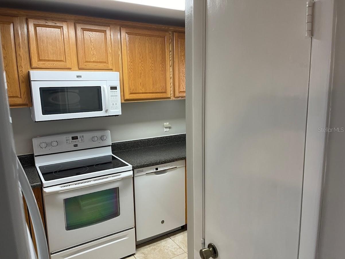 2763 Woodgate Lane #111 Sarasota FL 34231 A4680629 image20