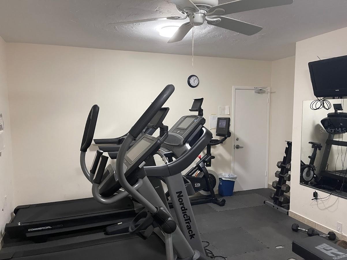 2763 Woodgate Lane #111 Sarasota FL 34231 A4680629 image30