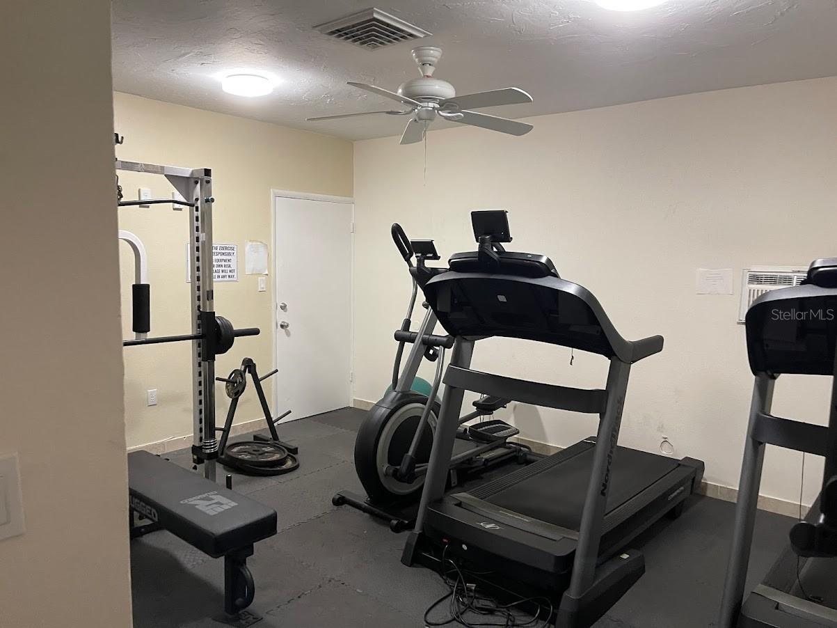 2763 Woodgate Lane #111 Sarasota FL 34231 A4680629 image32