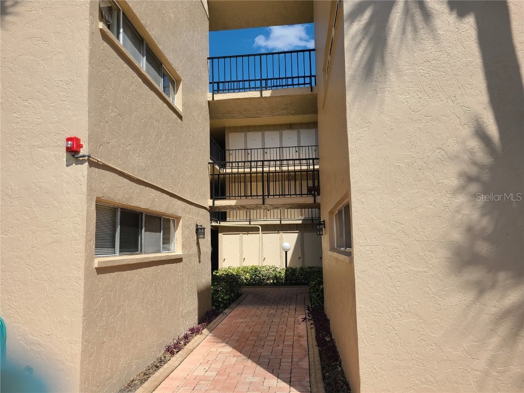 2763 Woodgate Lane #207 Sarasota FL 34231 A4674522 image16