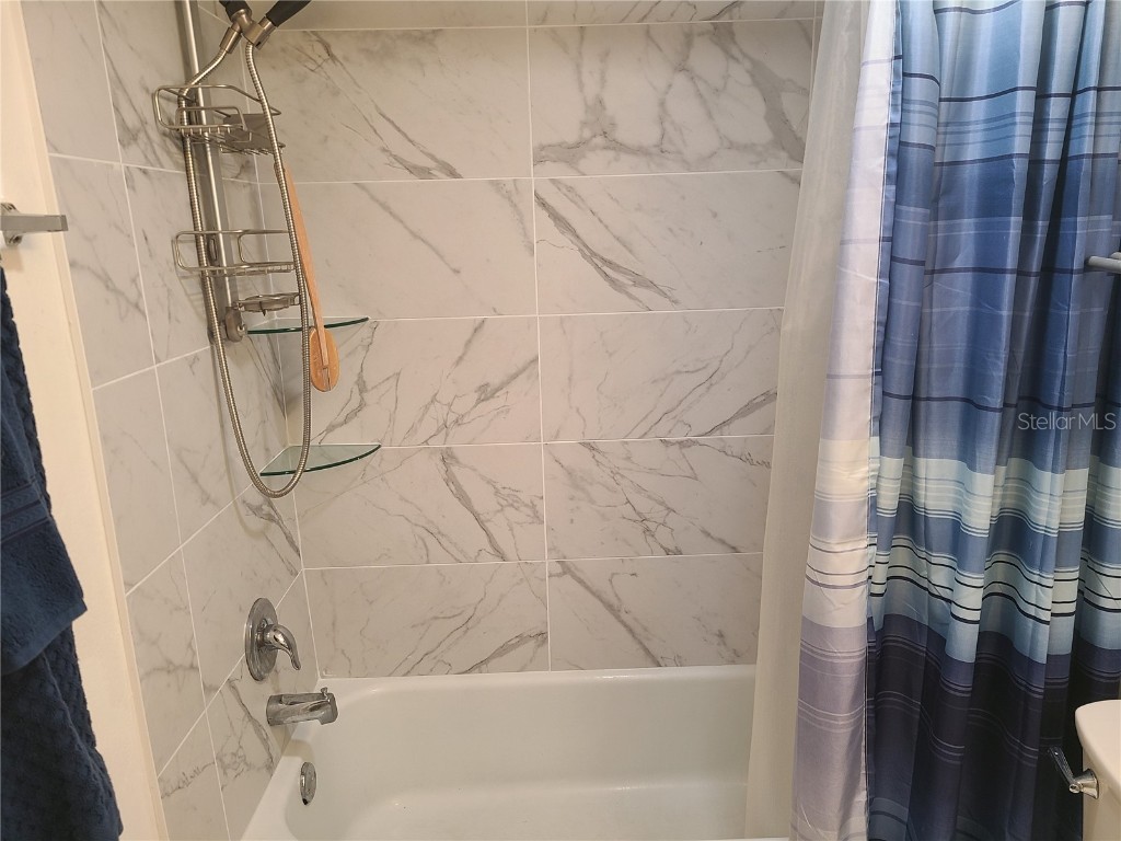 2763 Woodgate Lane #207 Sarasota FL 34231 A4674522 image7