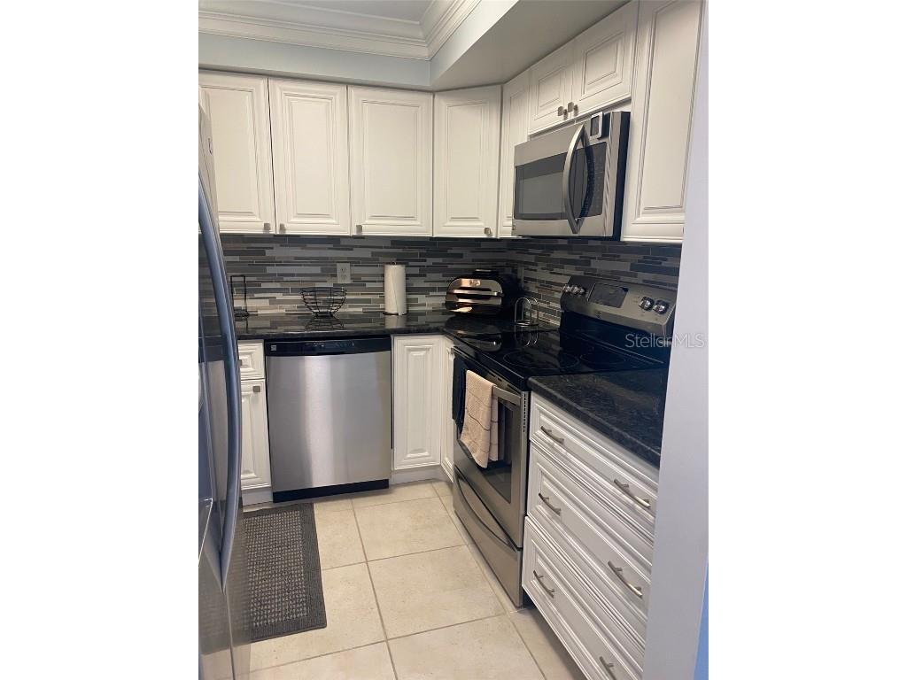 2763 Woodgate Lane #208 Sarasota FL 34231 A4641855 image9