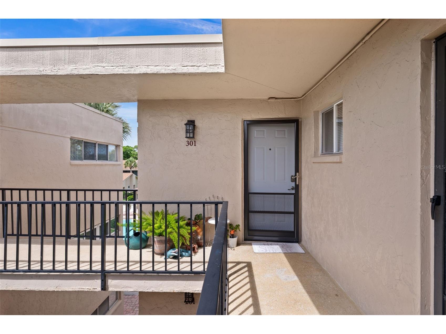 2763 Woodgate Lane #301 Sarasota FL 34231 N6143851 image1