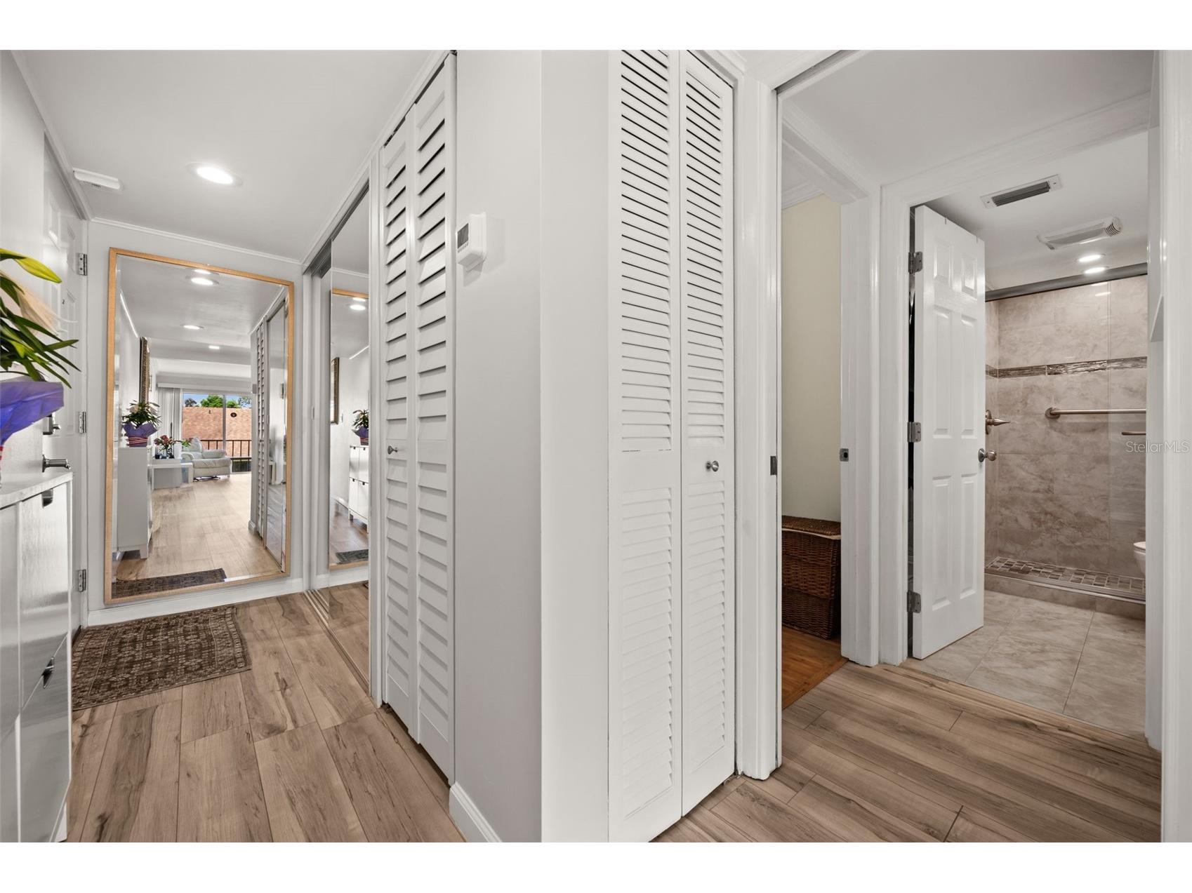 2763 Woodgate Lane #301 Sarasota FL 34231 N6143851 image16