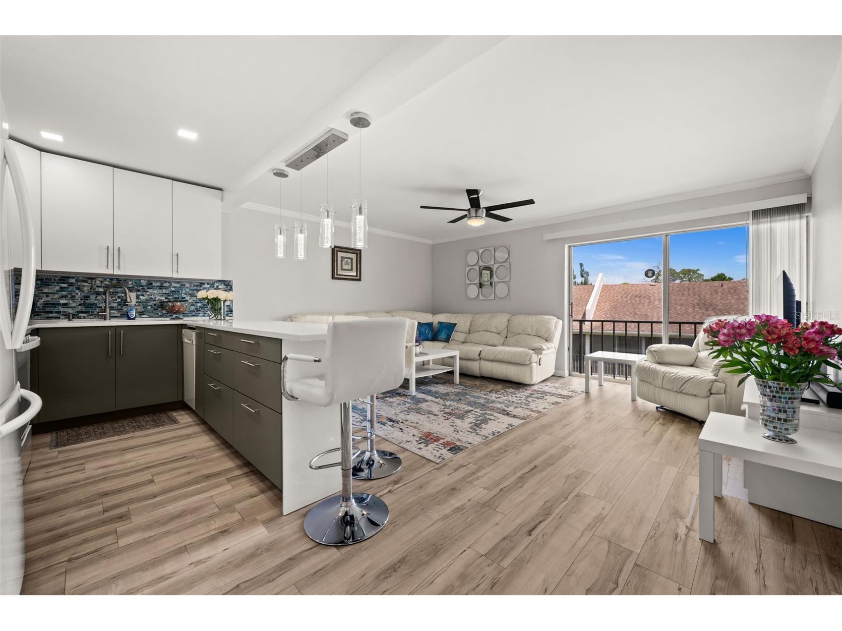 2763 Woodgate Lane #301 Sarasota FL 34231 N6143851 image4