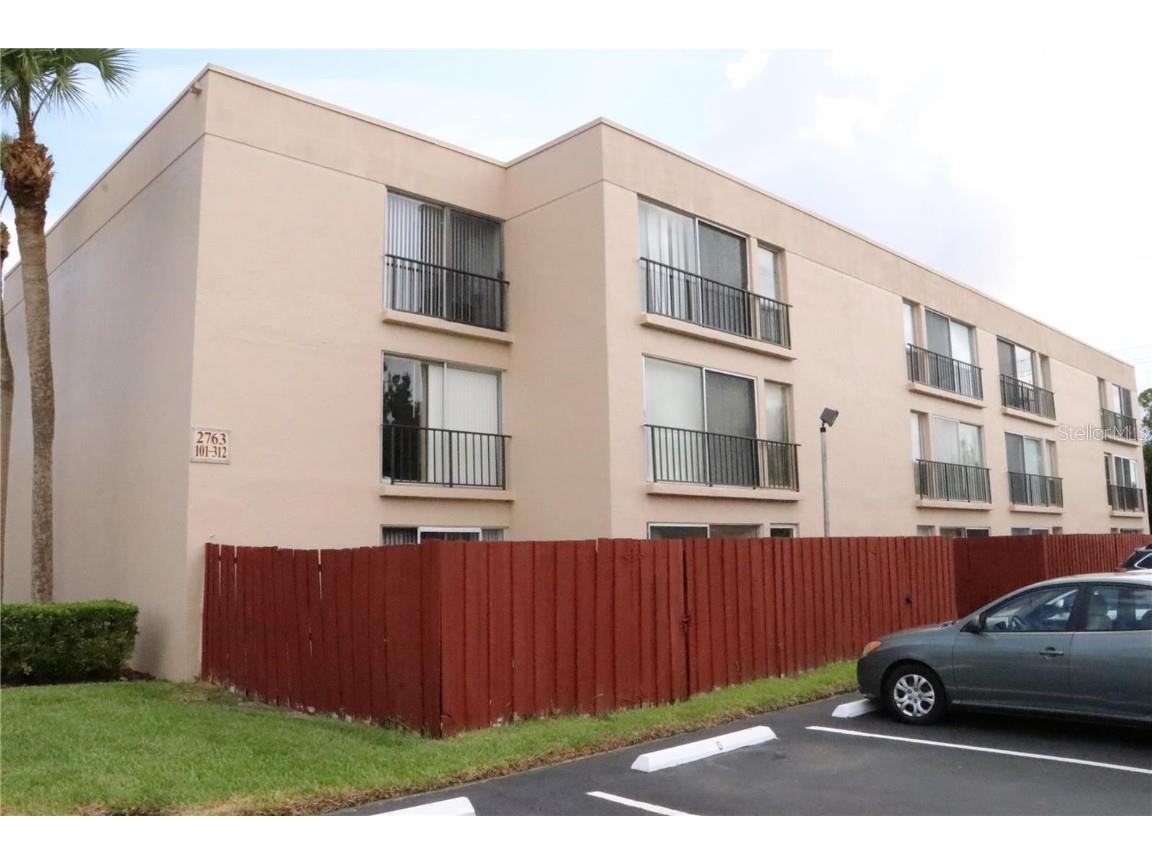 2763 Woodgate Lane #305 Sarasota FL 34231 A4554632 image1