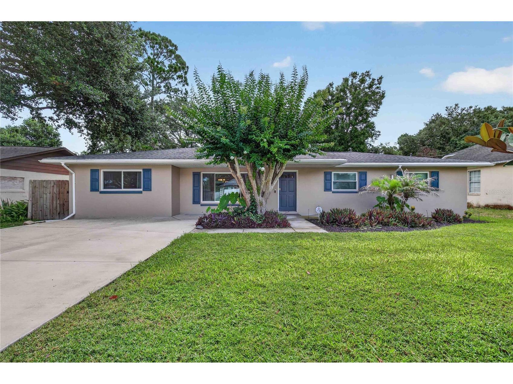 27638 Lisa Drive Tavares FL 32778 G5113419 image1