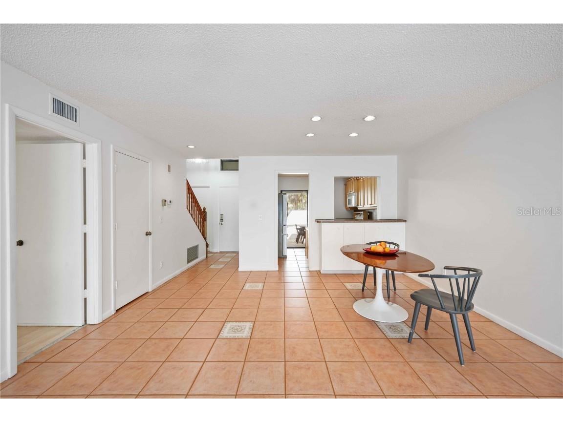 2767 Horseshoe Court #Q-3 Sarasota FL 34235 A4670247 image8