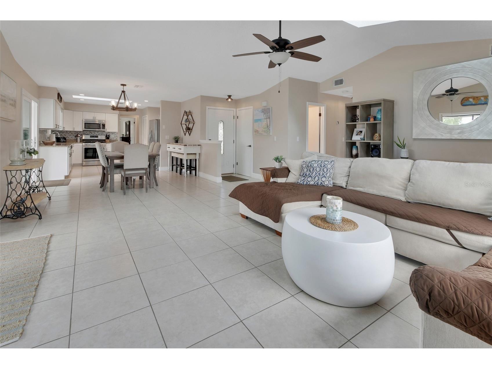2771 Maldive Court Deltona FL 32738 - Louise Lake V4948436 image9