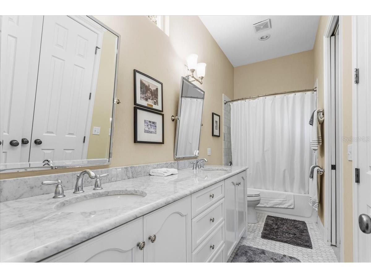 2772 NW 26th Place Gainesville FL 32605 GC540015 image36