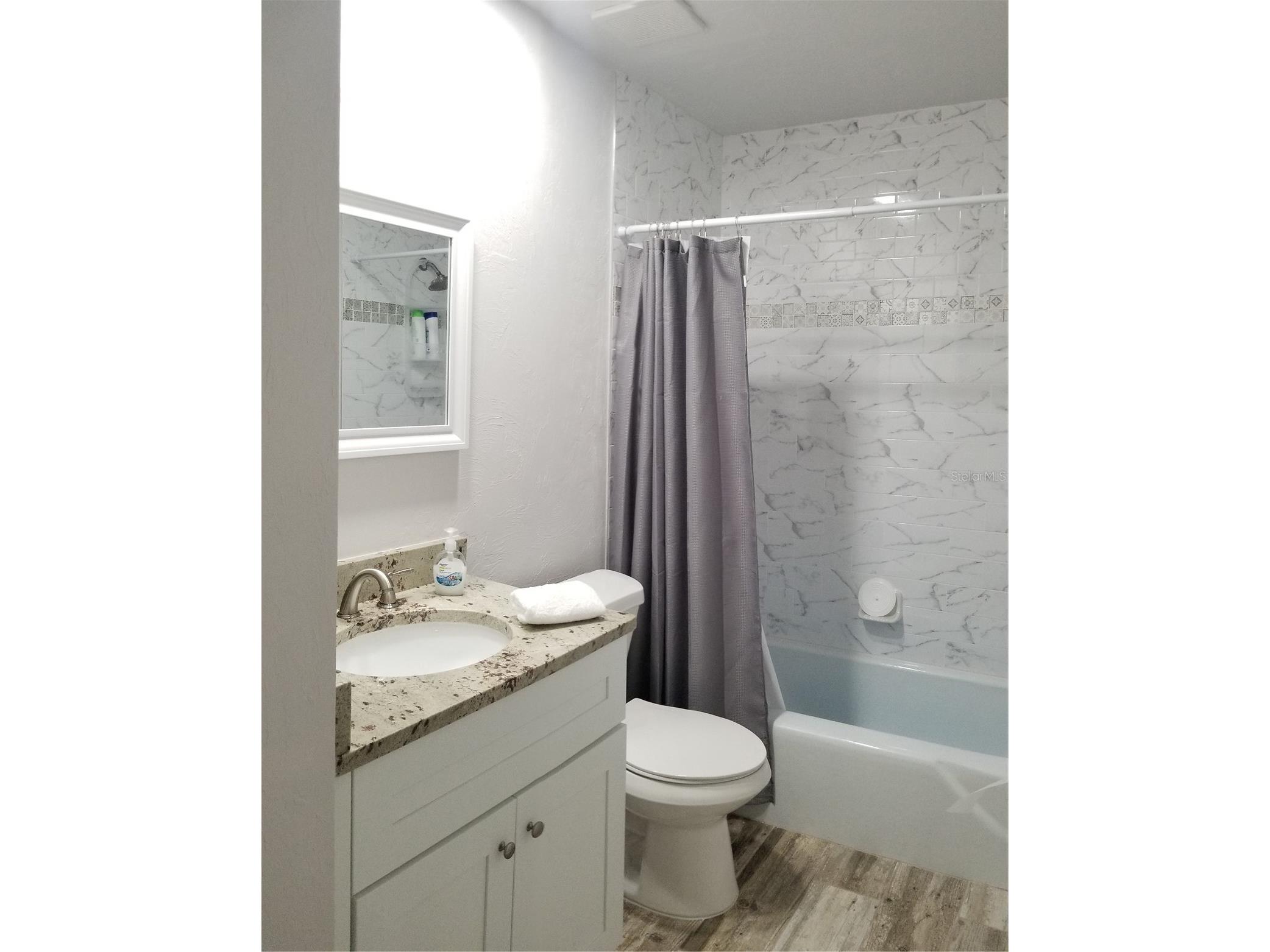 2772 Woodgate Lane #28 Sarasota FL 34231 A4695919 image20