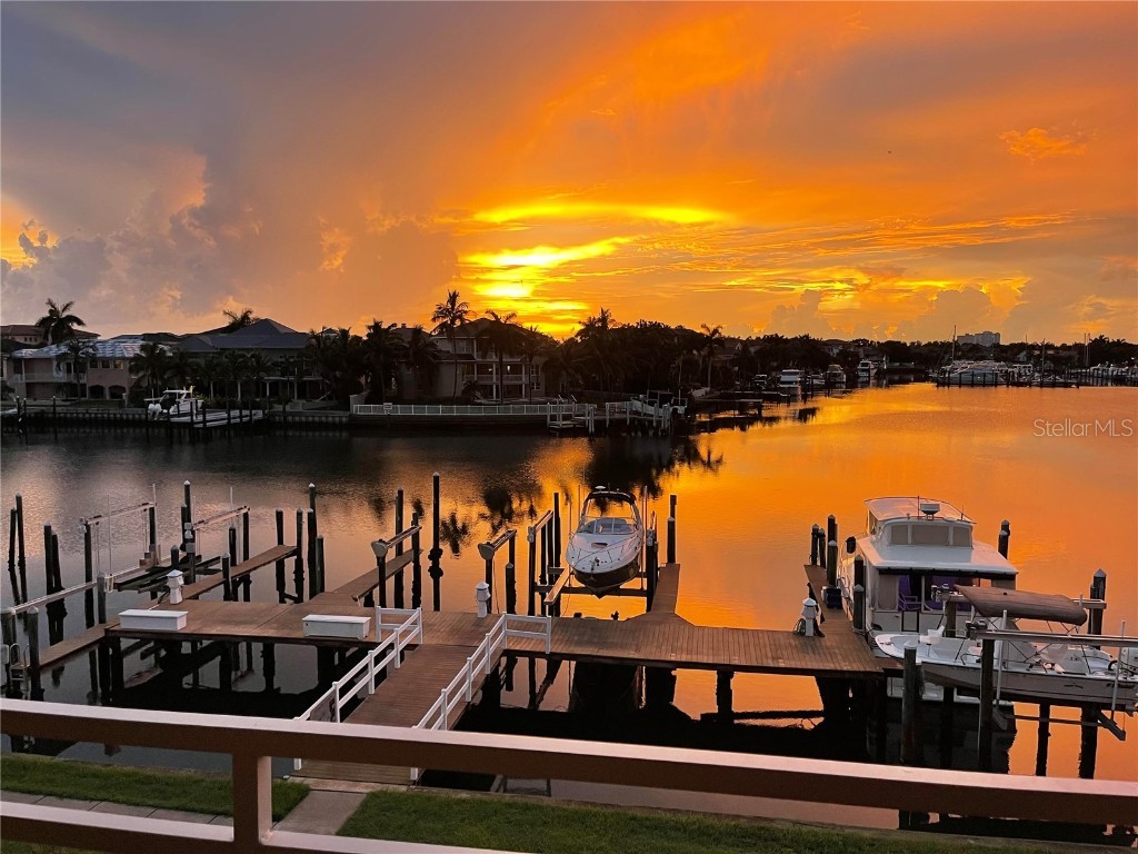 2775 Kipps Colony Drive #202 Gulfport FL 33707 - BOCA CIEGA BAY U8209002 image1
