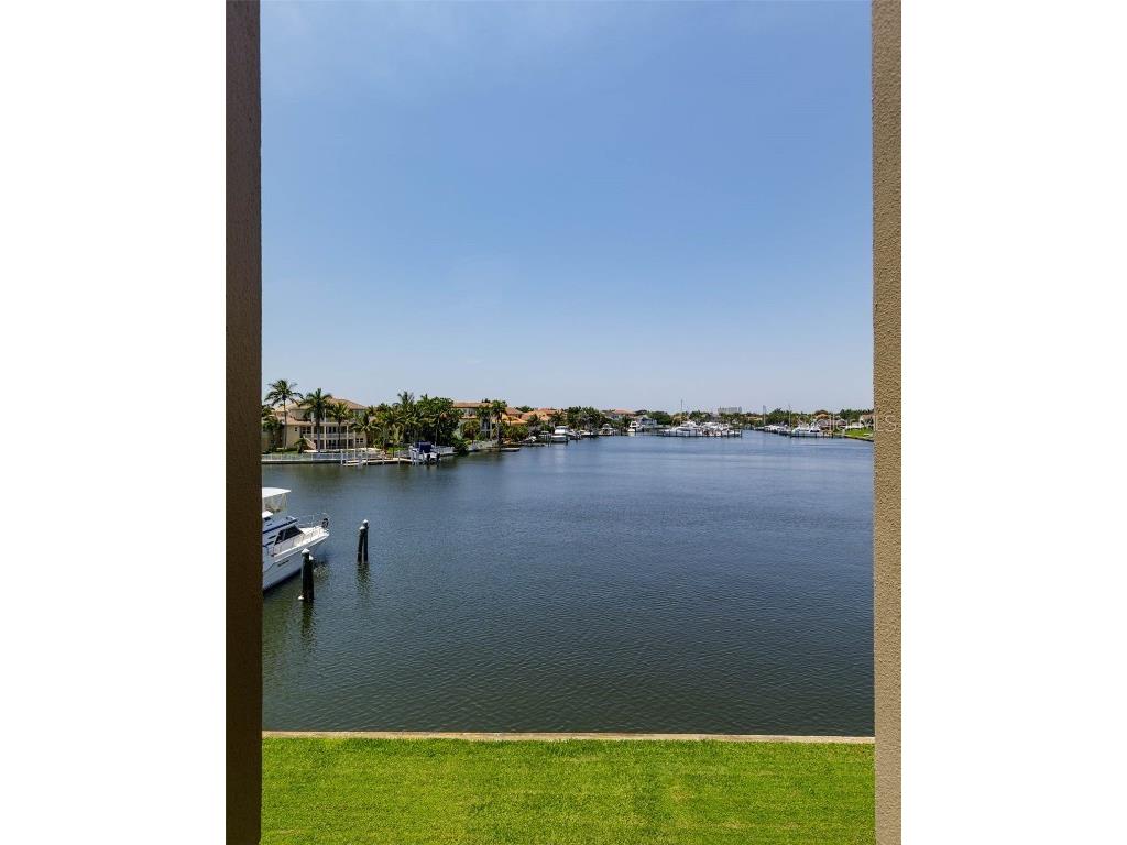 2775 Kipps Colony Drive S #205 Saint Petersburg FL 33707 TB8411227 image27
