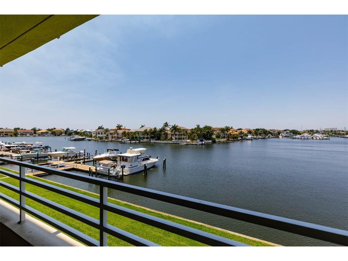 2775 Kipps Colony Drive S #205 Saint Petersburg FL 33707 TB8411227 image28