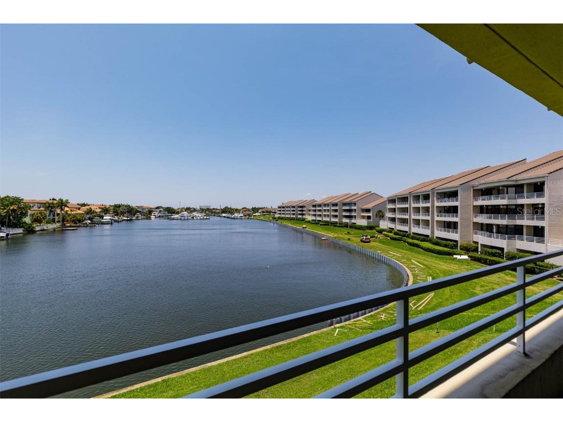2775 Kipps Colony Drive S #205 Saint Petersburg FL 33707 TB8411227 image29