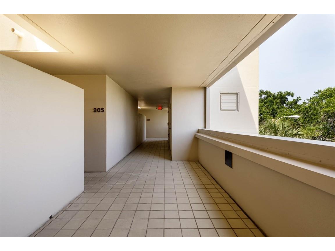 2775 Kipps Colony Drive S #205 Saint Petersburg FL 33707 TB8411227 image3